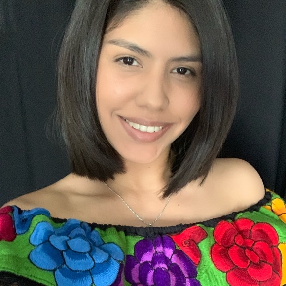 Meet your Posher, Yadira - Picture 1 of 1